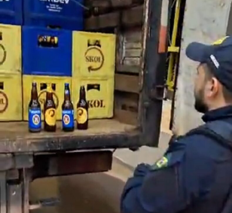  PRF apreende 12 mil garrafas de cerveja falsificadas no sudoeste do Paraná