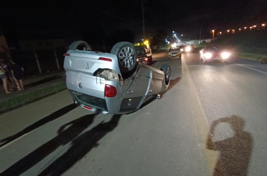 Acidente entre dois carros deixa mãe e filho feridos em Palmeira