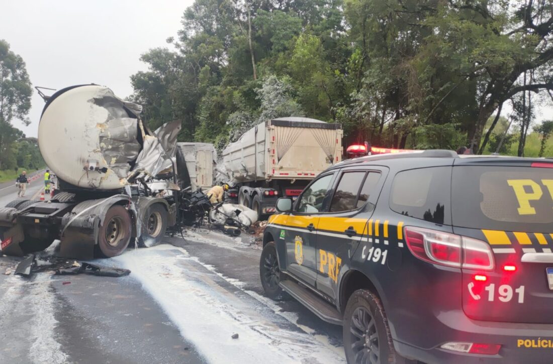 Tragédia: Colisão frontal entre carretas na BR-277 deixa um morto e uma pessoa gravemente ferida