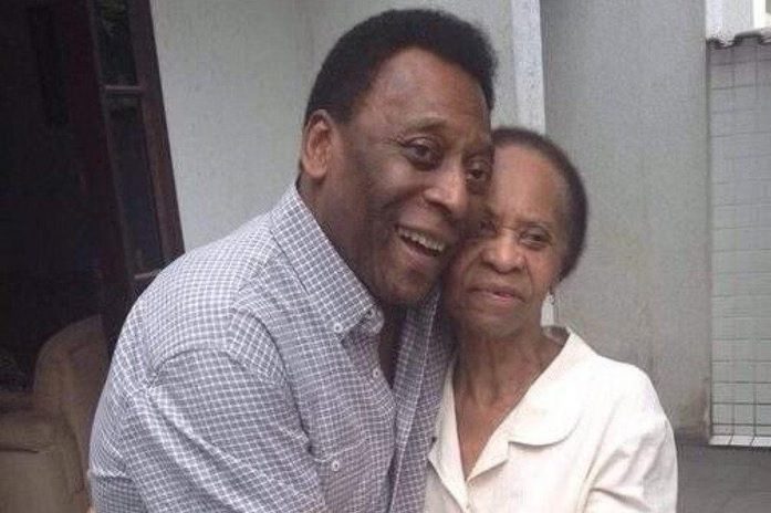  Mãe de Pelé, Celeste Arantes, morre aos 101 anos