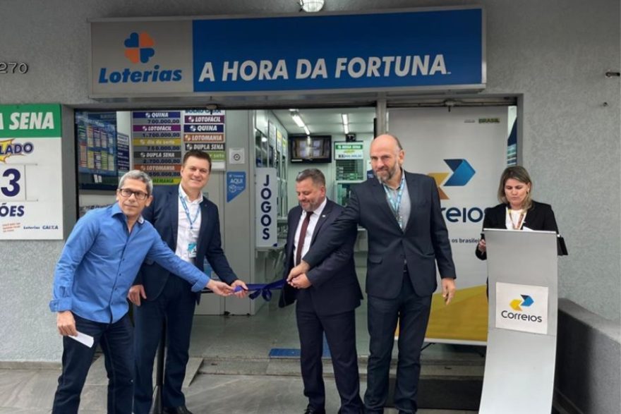 Caixa e Correios inauguram primeiro ponto de coleta de encomendas em lotérica no Paraná
