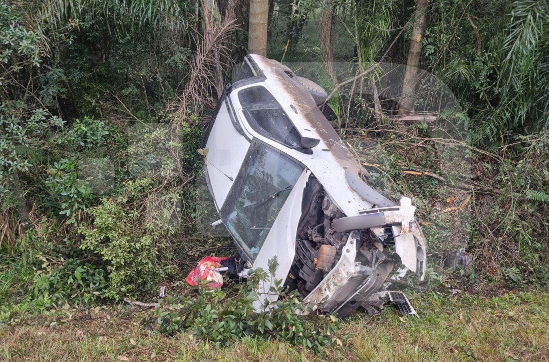  Mulher perde a vida após veículo capotar na PR-151 em São Mateus do Sul